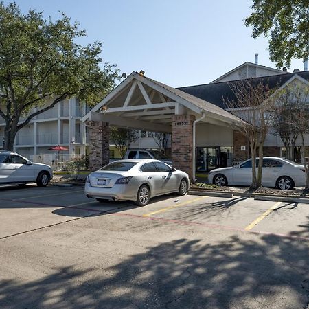 Oyo Hotel Houston Katy Freeway Exterior photo