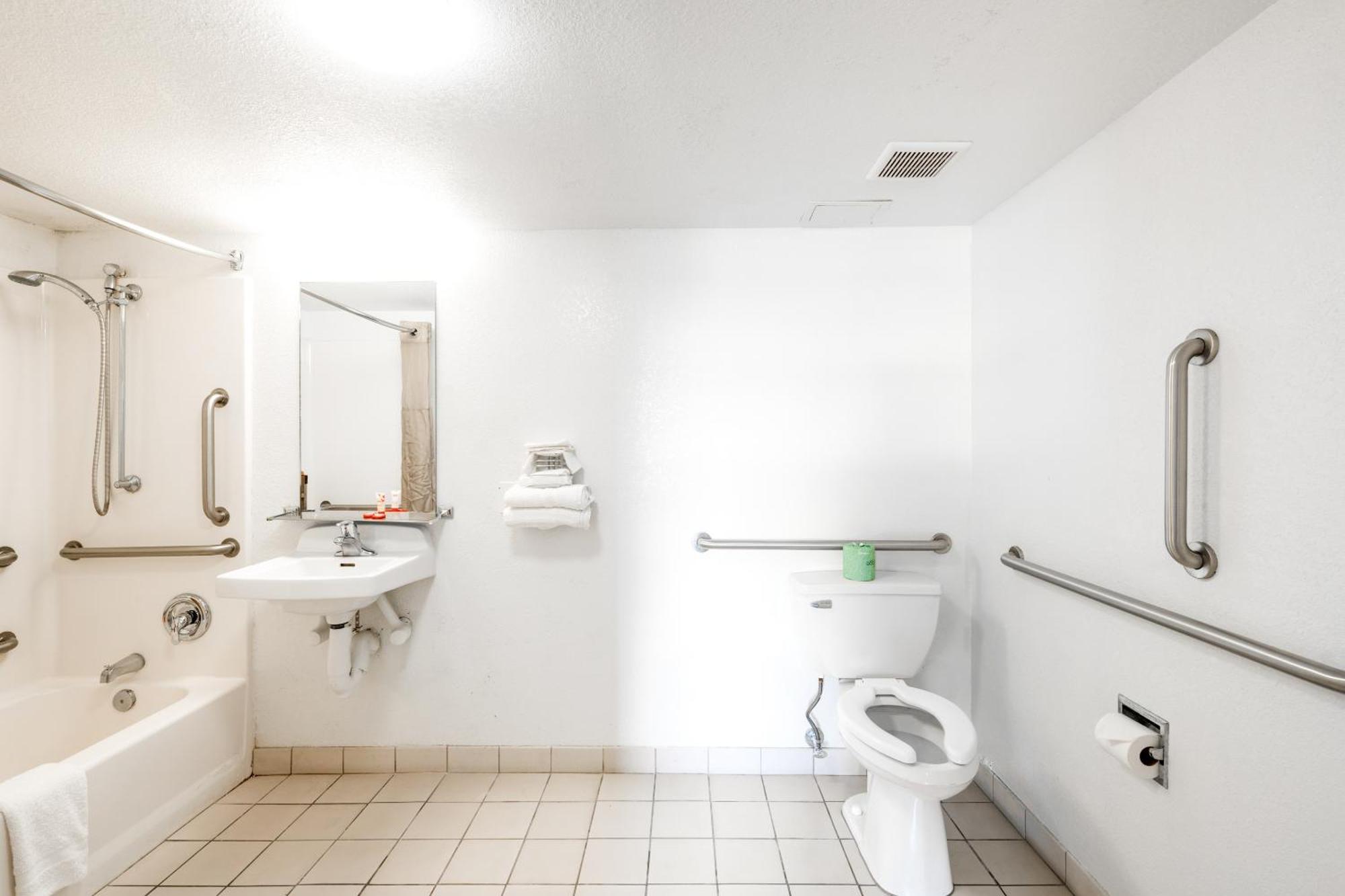Oyo Hotel Houston Katy Freeway Exterior photo